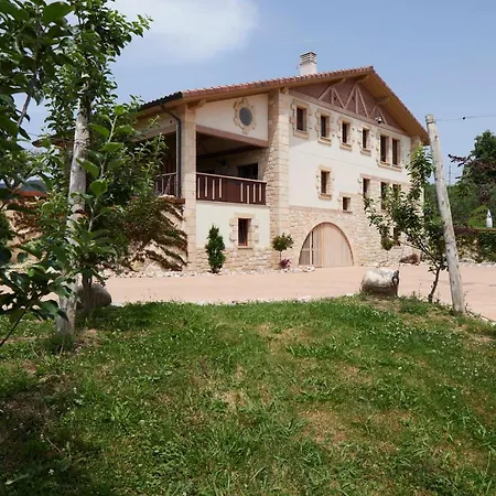 Casa rural Olivi1948 - Boutique Usúrbil